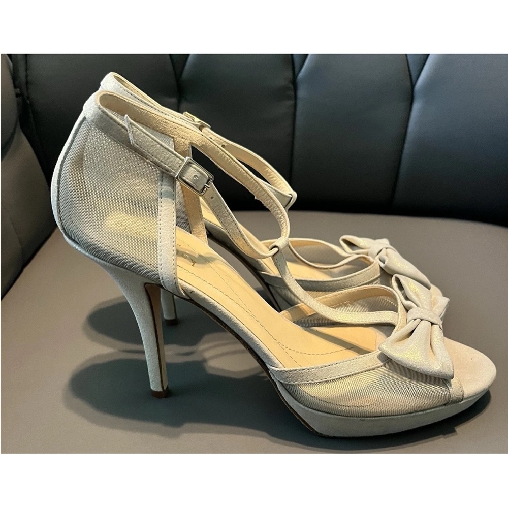 Kate Spade Beige Gold Strappy Heels 9 B